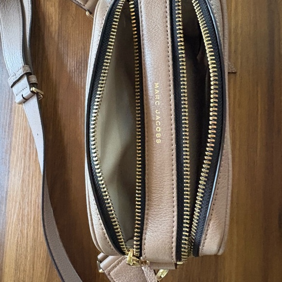 Marc Jacobs Beige Leather The Moto Shot 21 Crossbody Bag - Picture 7 of 10